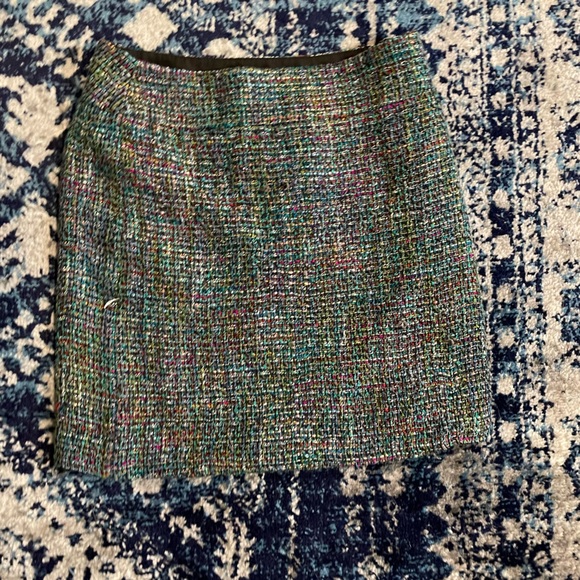 LOFT Dresses & Skirts - Ann Taylor Loft women’s multicolor mini skirt 00 Petite